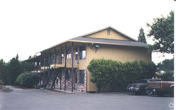 Building Photo - Beacon Manor