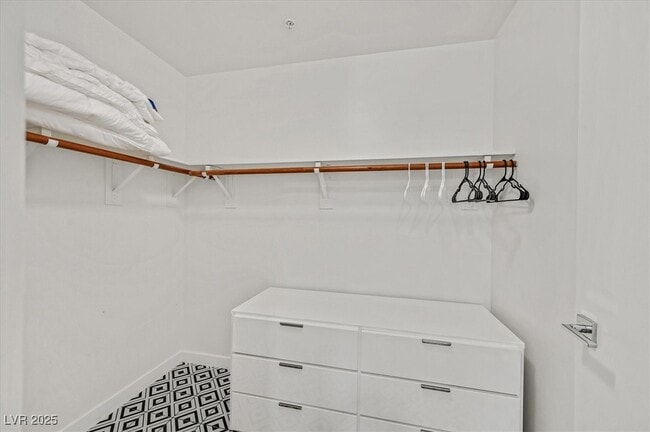 Building Photo - 353 E Bonneville Ave