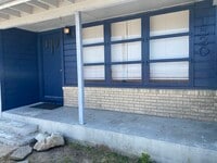 Building Photo - 1530 Daly Dr