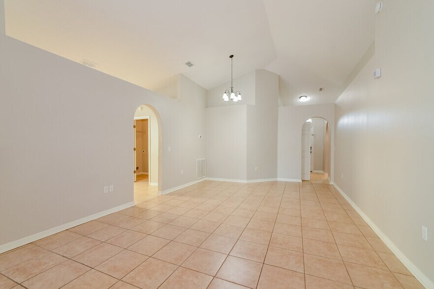 Building Photo - 4650 Salamander St