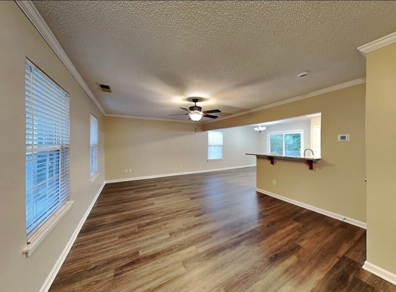 Building Photo - 10636 Greatford Ct