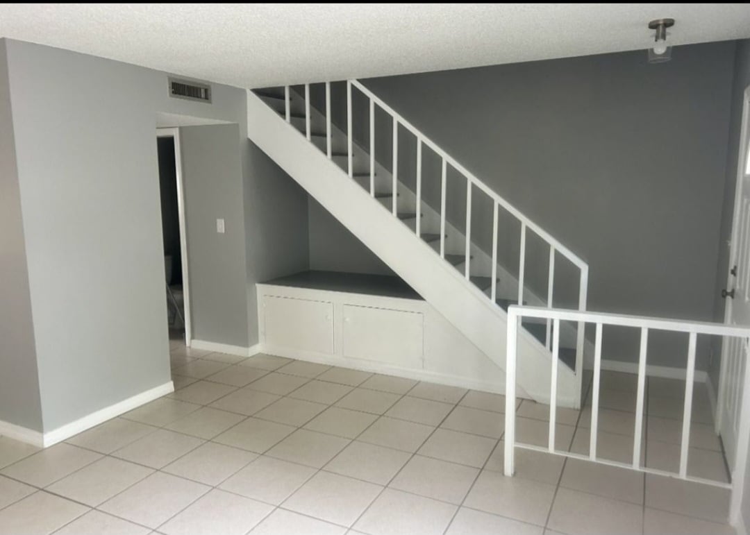 Building Photo - 8626 Cattail Dr