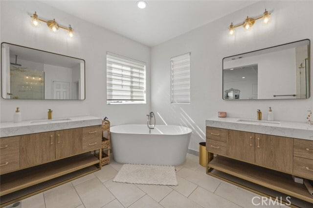 Building Photo - 16485 Nicklaus Dr