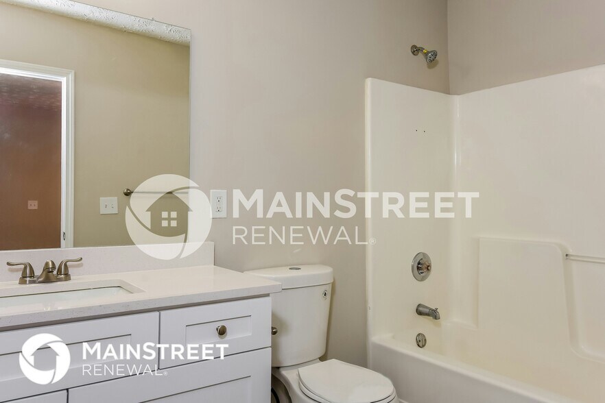 Building Photo - 3715 Meadowview Dr