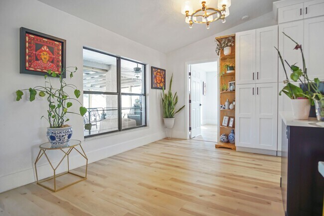 Building Photo - Ranch on 6 Acres