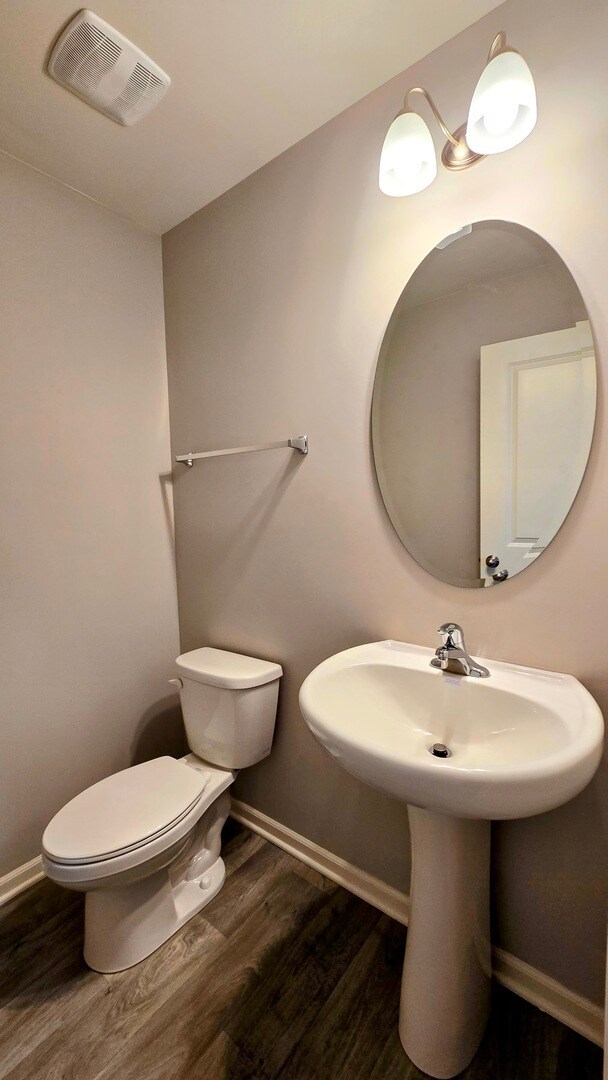 Building Photo - 2484 Alison Ave