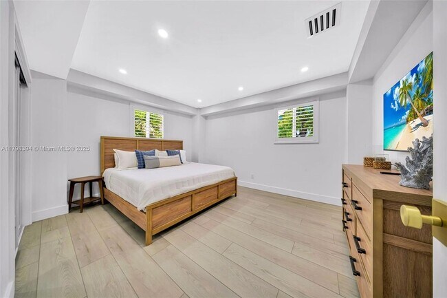Building Photo - 129 Nautilus Dr