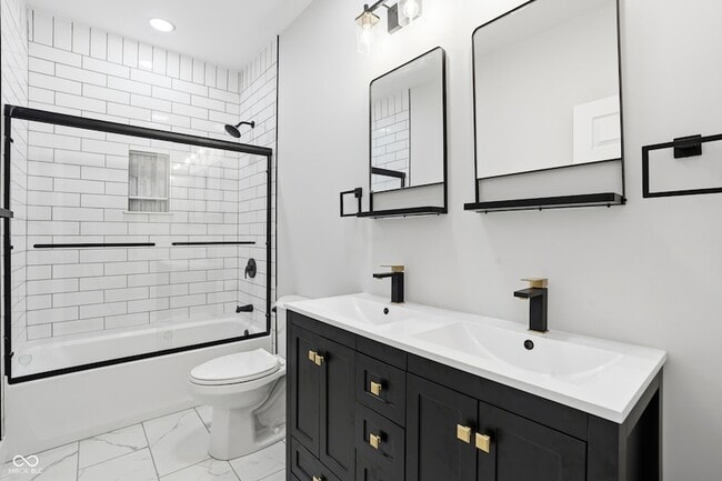 Building Photo - 4623 Rookwood Ave