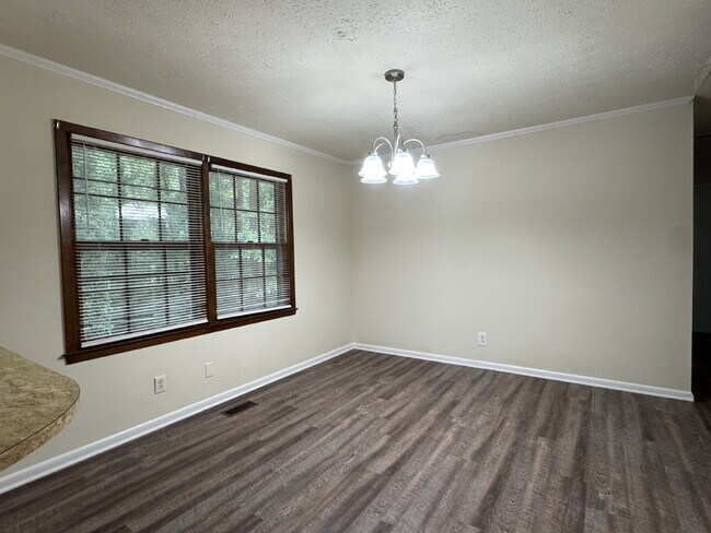 Building Photo - Available Immediately!