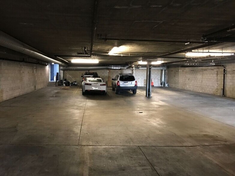 Building Photo - 520 N Virgil Ave