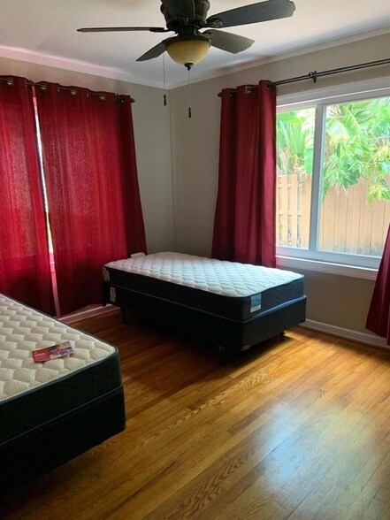 Building Photo - 235 30th St