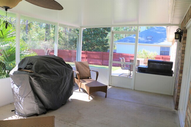 Building Photo - 6461 Arbor Ln