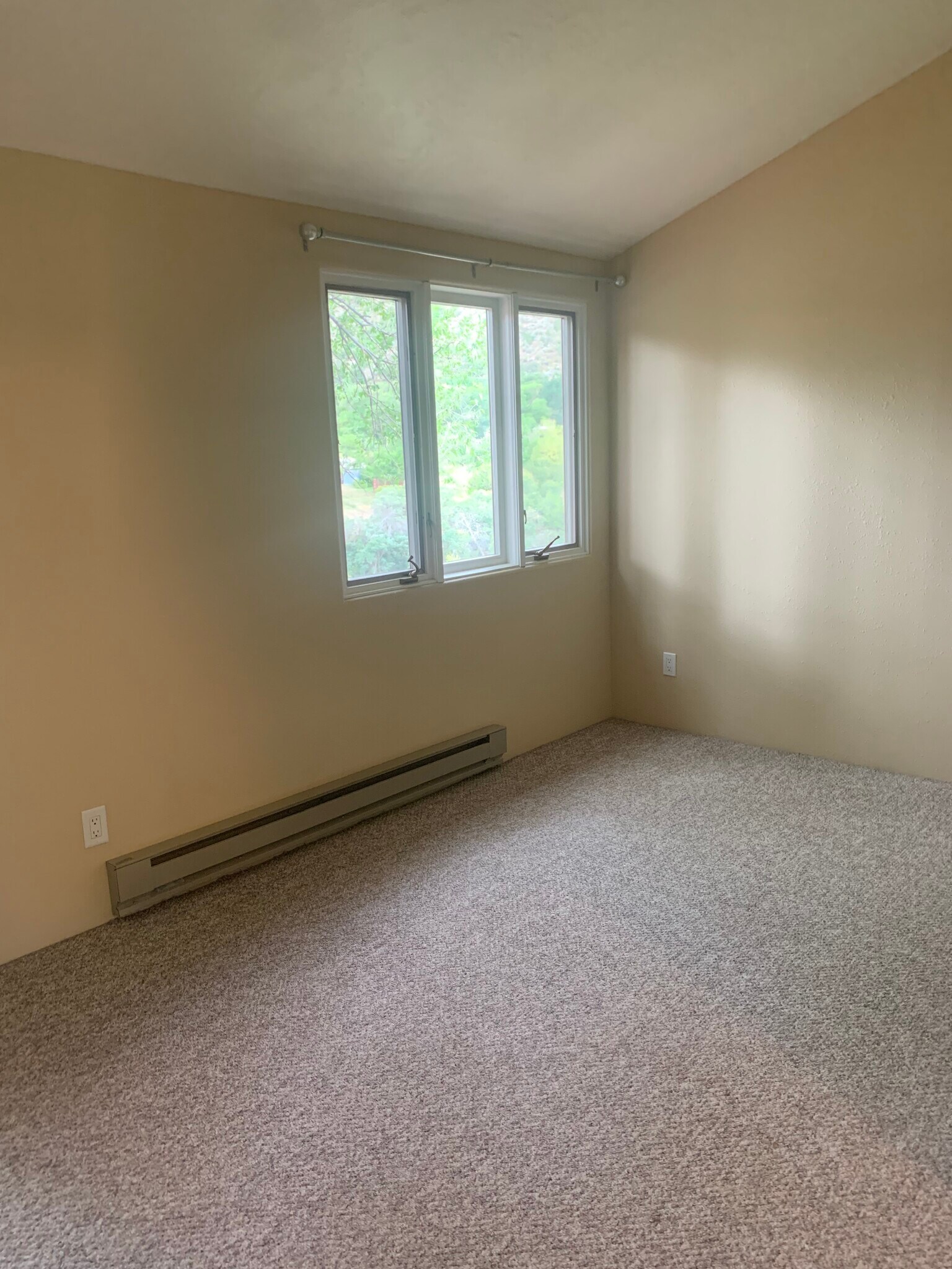 Master Bedroom - 1 - 3409 Grand Ave