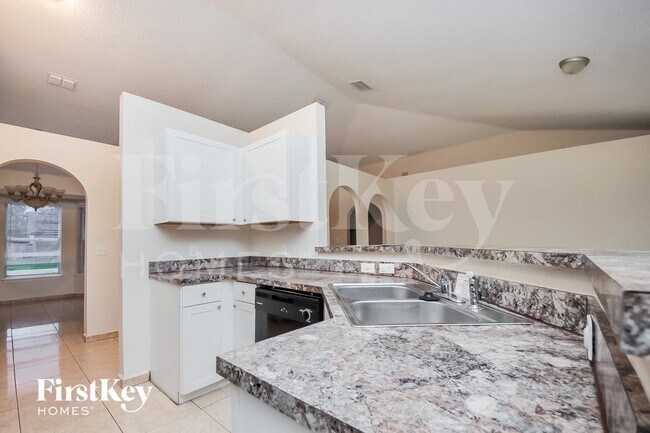 Building Photo - 1307 Dover Dr