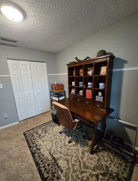 Building Photo - 601 Bridgewater Arch