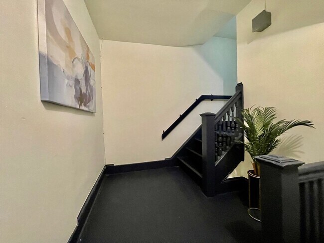 Building Photo - 119 Revere St