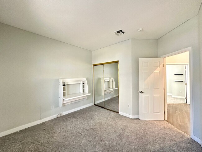 Building Photo - Aurora 4-By Pinnacle Homes