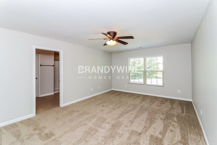 Building Photo - 104 Heritage Club Cir