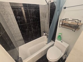 Building Photo - Available for Move In Mid- November!