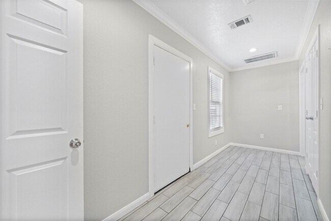 Building Photo - 7941 Goode St