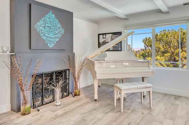 Building Photo - 22374 Algunas Rd