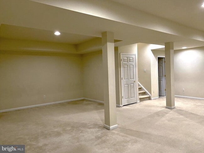 Building Photo - 4204 Lexington Ct