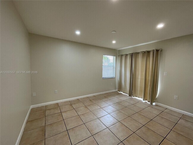Building Photo - 1511 San Remo Cir