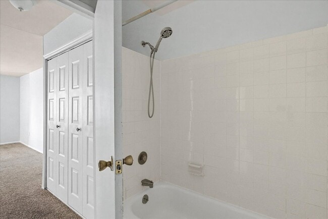 Building Photo - 66 Banner Ct