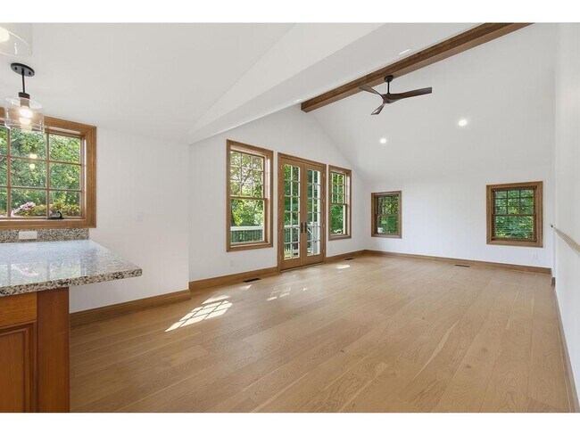 Building Photo - 2615 Shadywood Rd