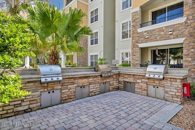 Building Photo - 8539 Gate Pkwy W