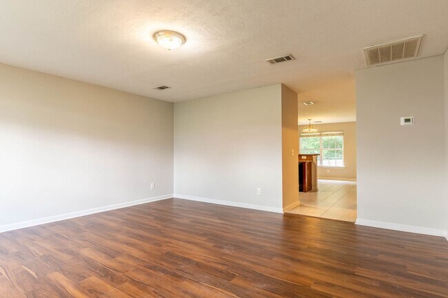 Building Photo - 752 Holland Ridge Dr