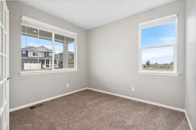 Building Photo - LOOK AND LEASE: MAY RENT FREE Spacious 4BD...