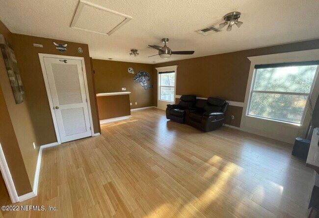 Building Photo - 512 Millhouse Ln