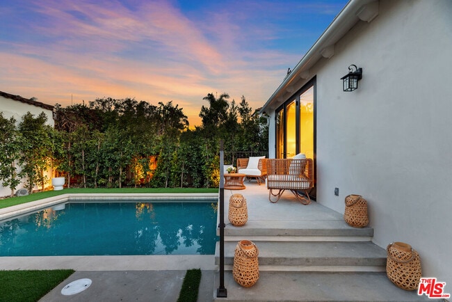 Building Photo - 100 S La Jolla Ave