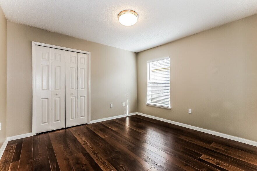 Building Photo - 6922 Crown Lake Dr