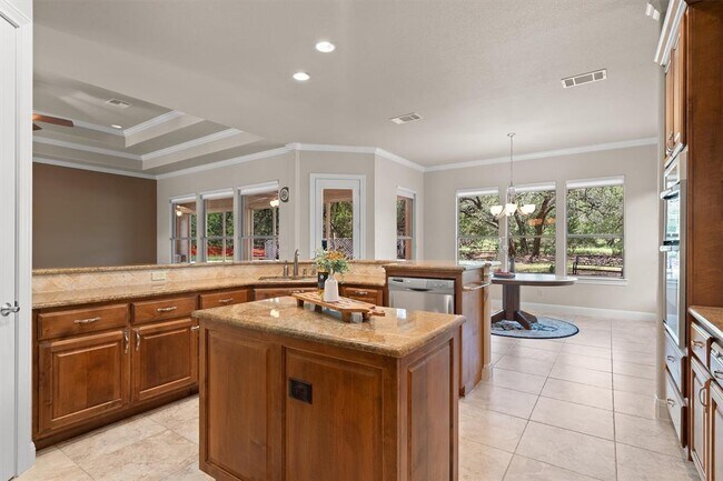 Building Photo - 17109 Northlake Hills Dr