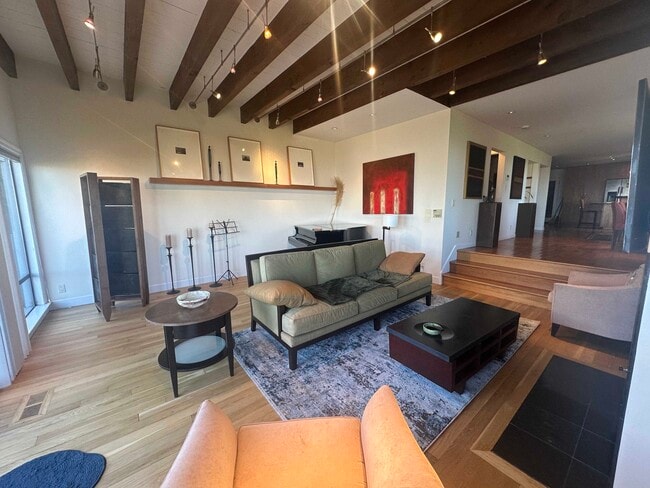Building Photo - 304 Twin Peaks Blvd