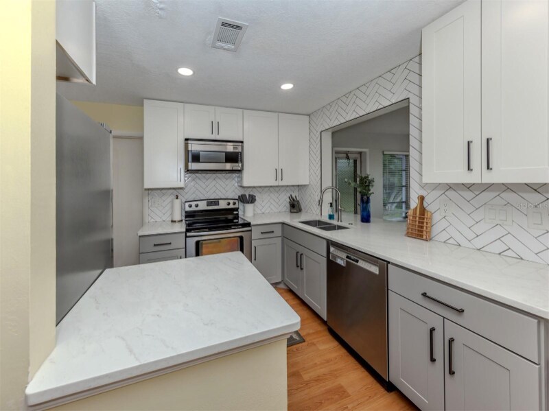Building Photo - 8122 Trionfo Ave