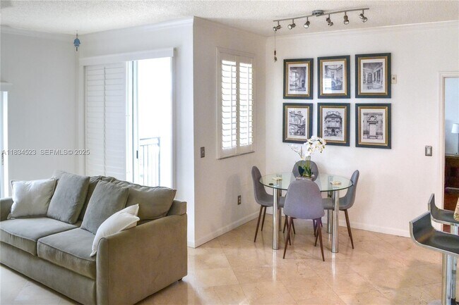 Building Photo - 3255 NE 184th St