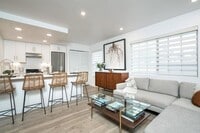 Building Photo - 767 Eastshore Terrace