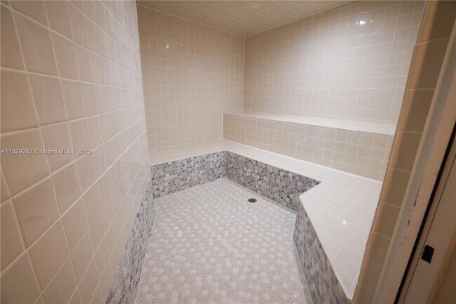 Building Photo - 17555 Collins Ave