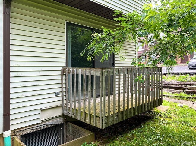 Building Photo - 513 Graham Pl