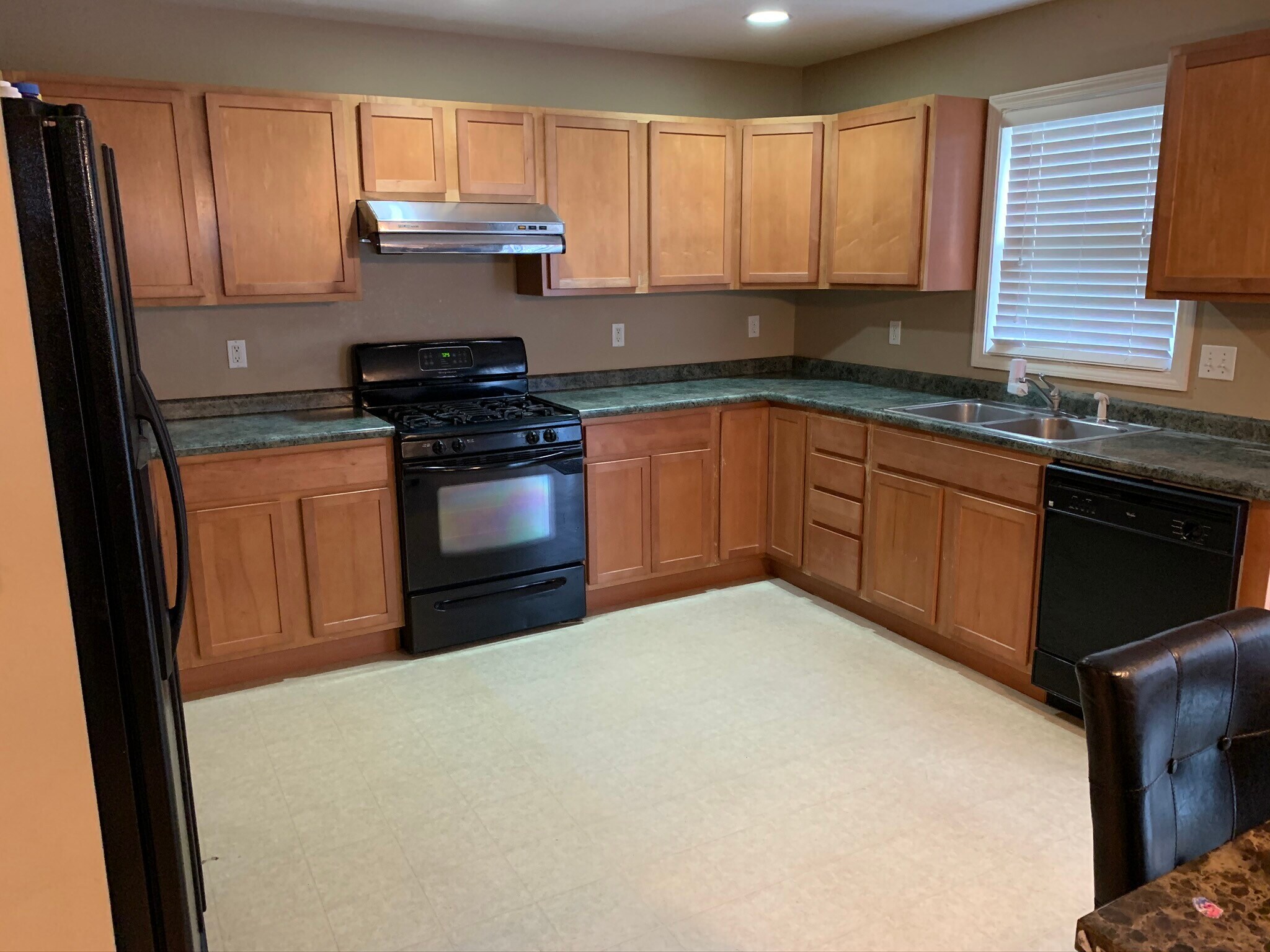 Building Photo - 11005 N Waterton