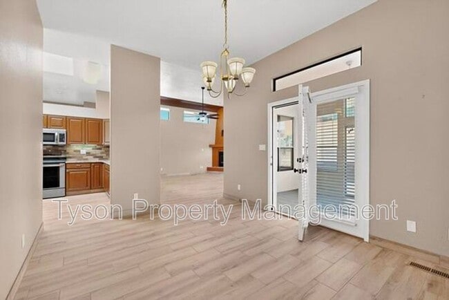 Building Photo - 13413 Summit Hills Pl NE