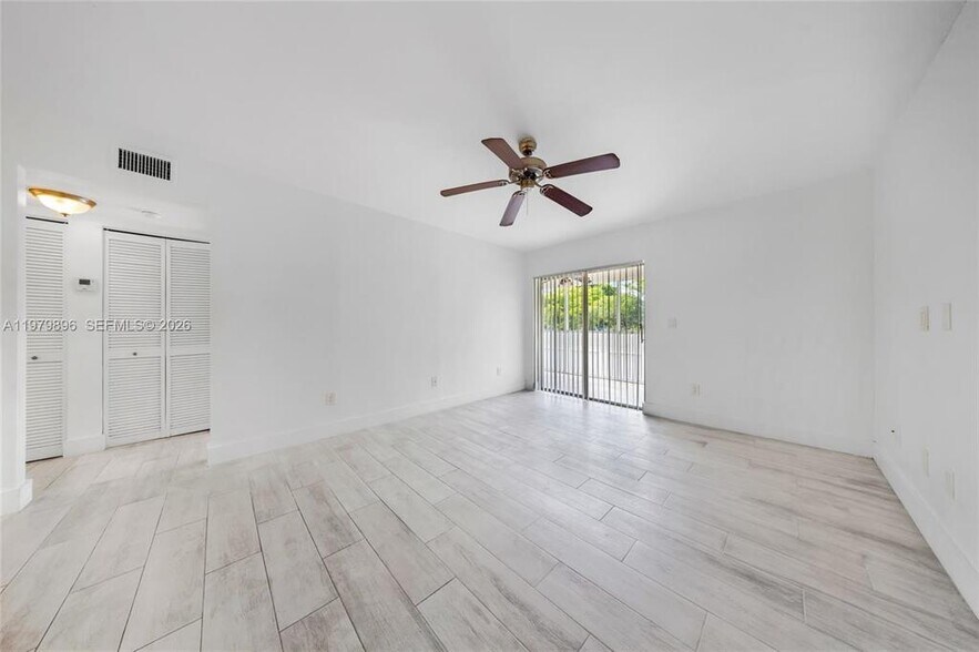 Building Photo - 5760 Rock Island Rd