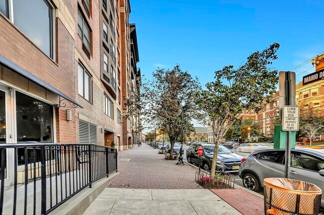 Building Photo - 4315 PARK Ave