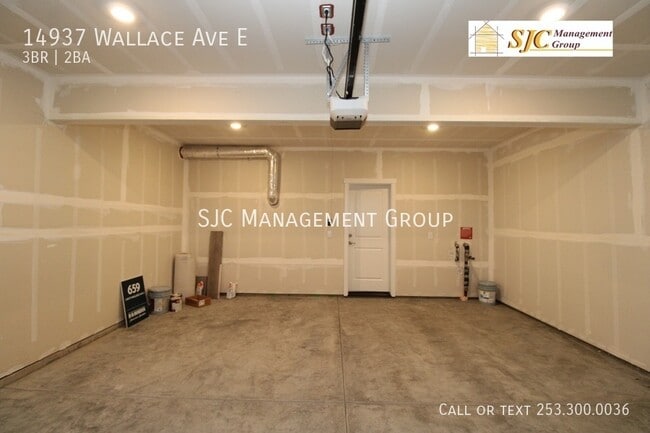 Building Photo - 14937 Wallace Ave E