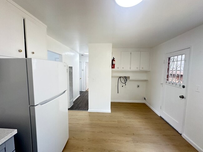 Building Photo - 3408