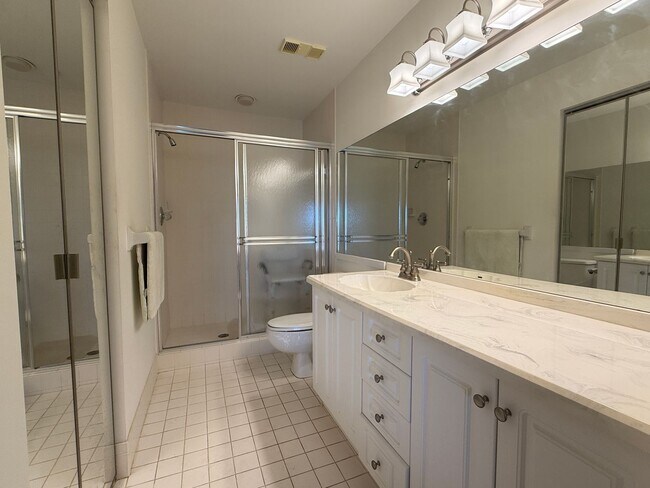Building Photo - 675 W Lake Jasmine Cir