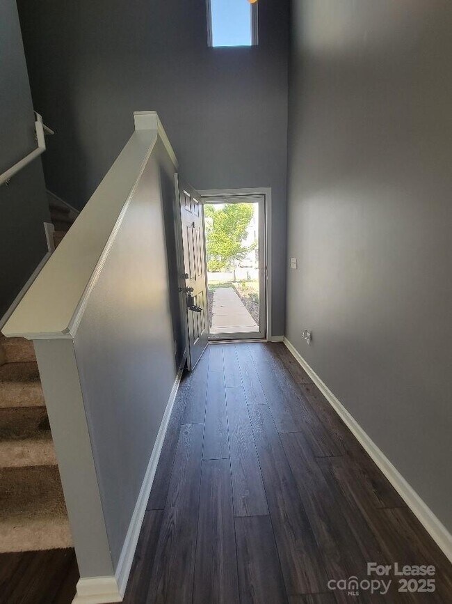 Building Photo - 1349 Haestad Ct